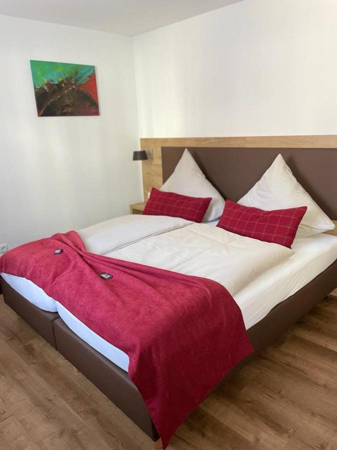 Landgasthaus Zur Linde Pleiskirchen Luaran gambar