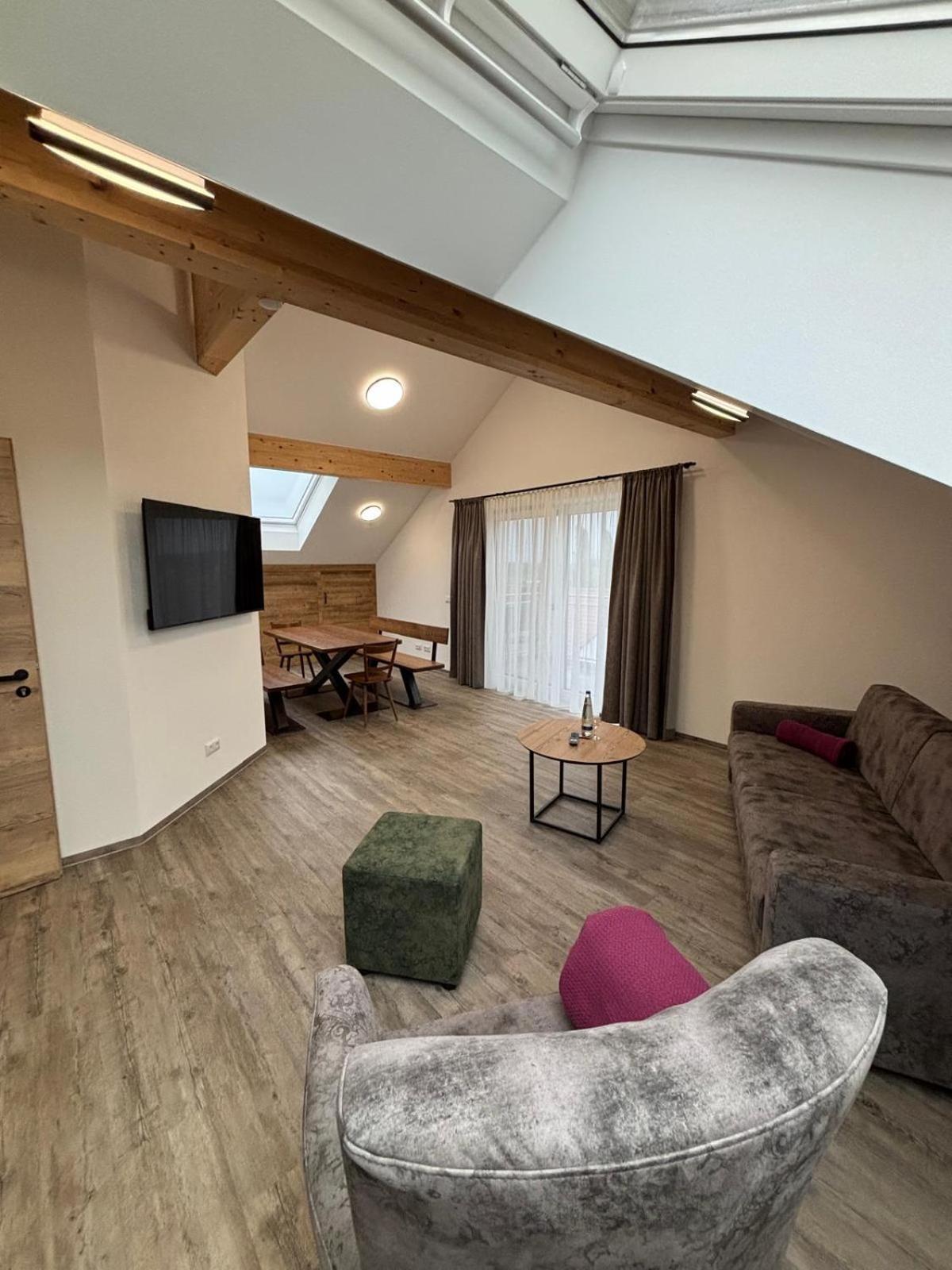 Landgasthaus Zur Linde Pleiskirchen Luaran gambar